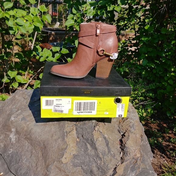 COPY - Very Volatile Brown Ankle Booties size 7 - Picture 10 of 10